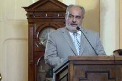 Colombi: "Gestionar desde el lugar que le dio la sociedad"