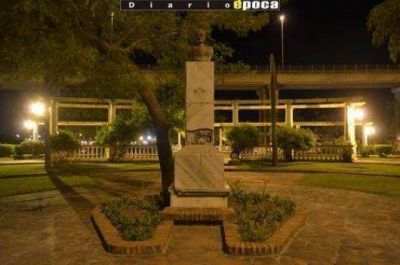 Busto de Aramburu, eje de nueva pol�mica en el Concejo