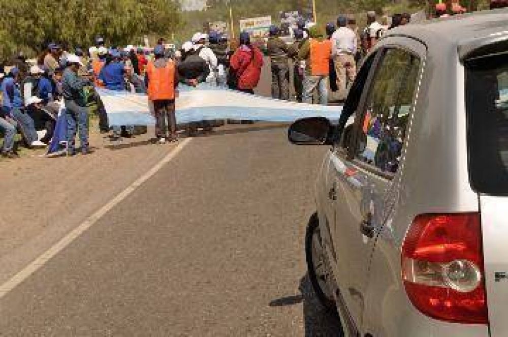 Protesta de los rurales caus� un caos en el tr�nsito