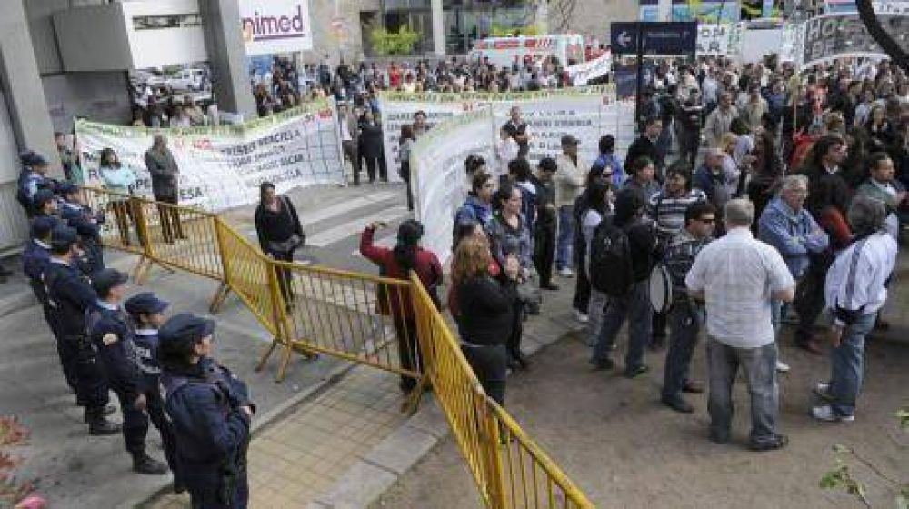 Los mono (tributistas) van con las lianas hasta el Concejo