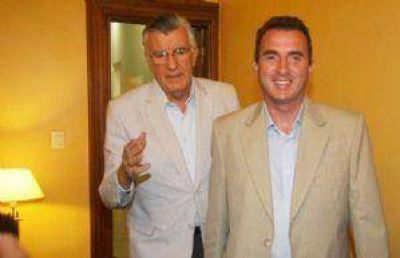 P�rez y Gioja sellaron la paz cara a cara