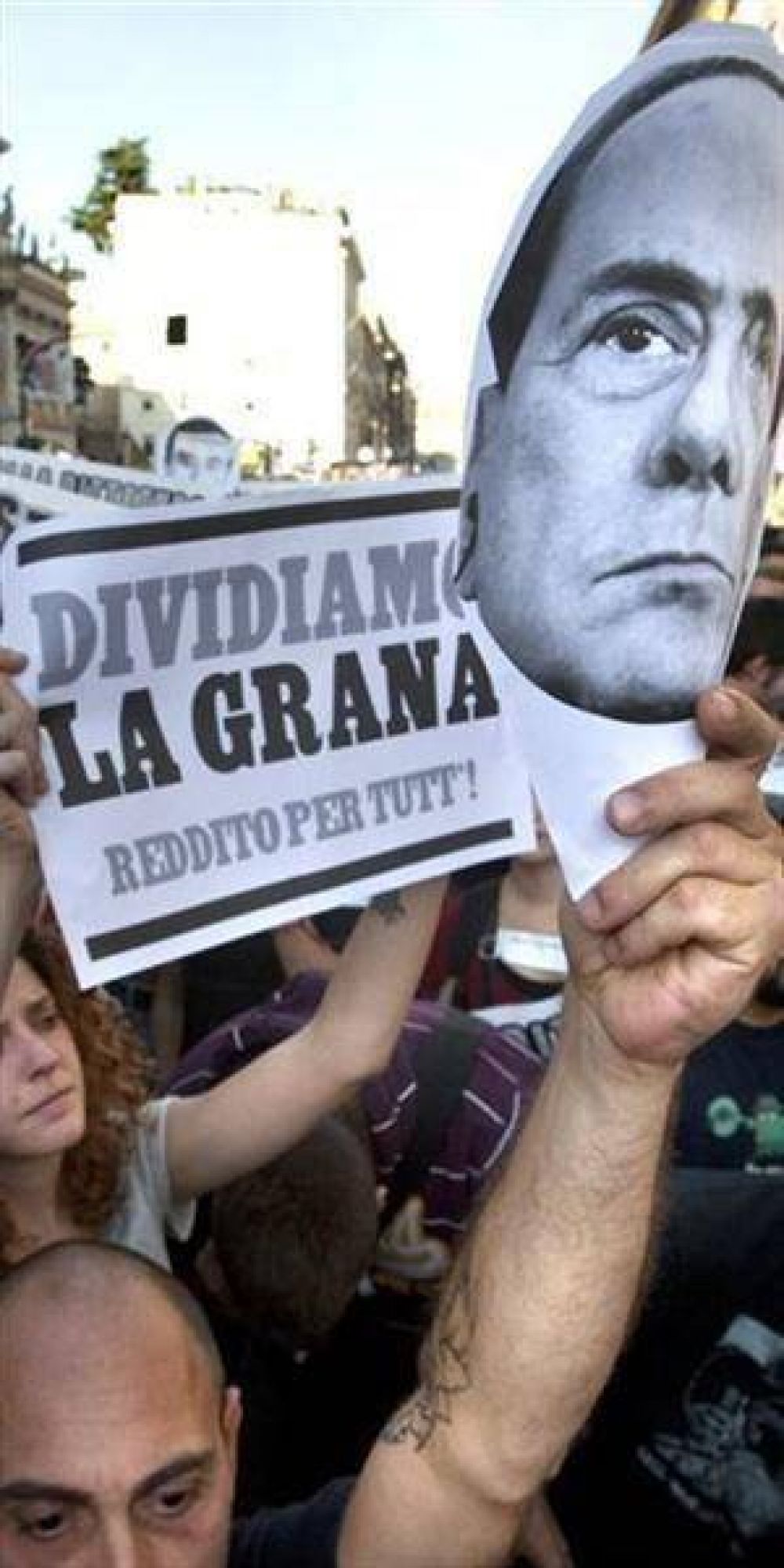 Berlusconi busca aire con otro paquete de medidas