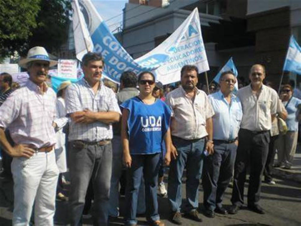 Gremios docentes se runir�n junto a legisladores para analizar el presupuesto para Educaci�n
