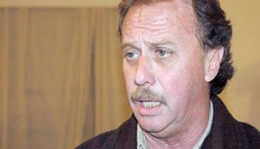 Fita acus� a Camioneros y Luz y Fuerza de romper la Corriente Sindical