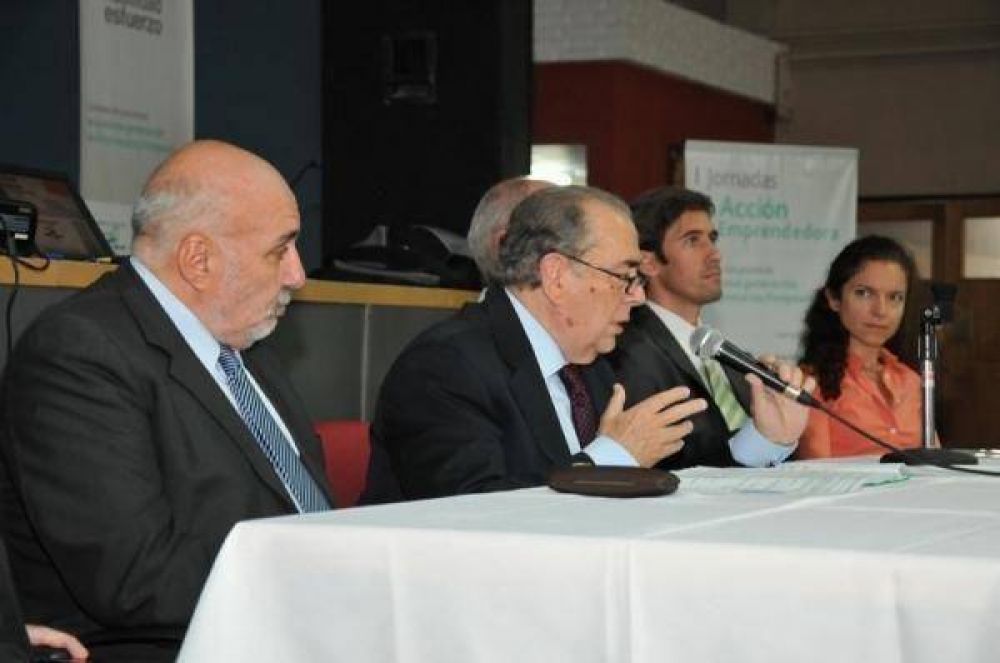 Se inaugur� la jornada de acci�n emprendedora con la presencia del gobernador Jorge