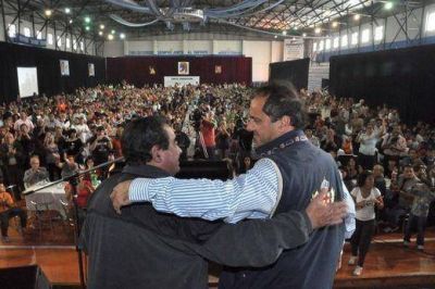 Curto, inc�modo con la ventaja local de Cristina y Scioli
