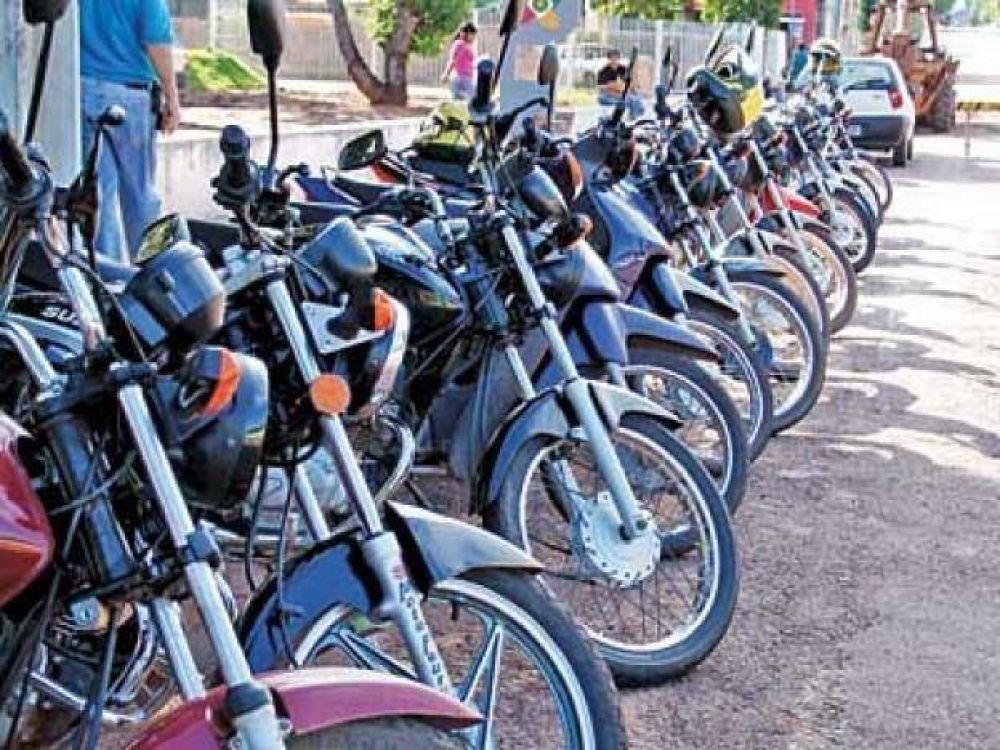 Carlos Paz: Sin lugares para micros pero con m�s espacio para motos