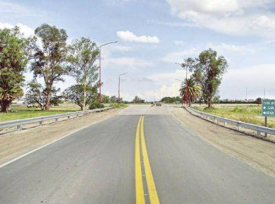 Binner entreg� viviendas en Coronda