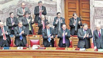 Grecia, acorralada, convoca a un gobierno de unidad nacional