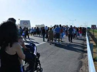 Vecinos marcharon pidiendo obras en la Ruta 7 tras el accidente en Chacabuco