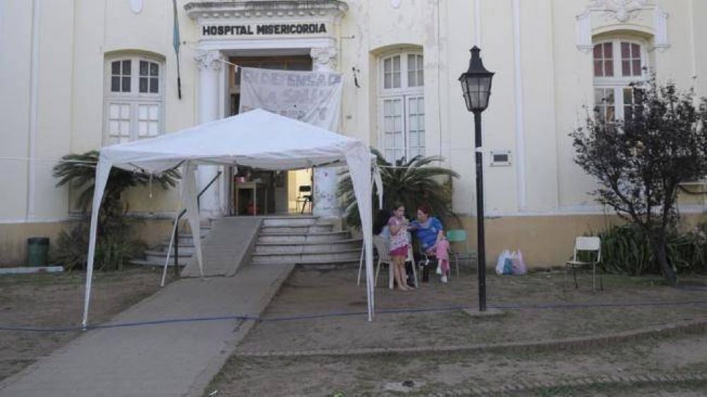 Denuncian al Misericordia por mala atenci�n