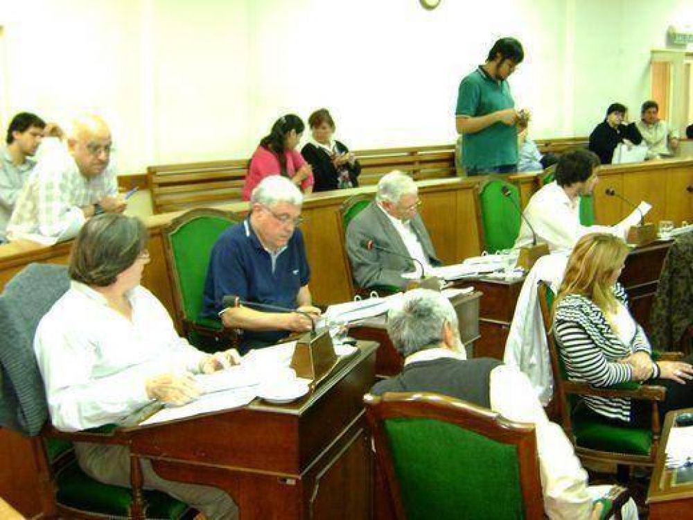 Un grupo de concejales intenta romper la polarizaci�n entre Macri y el japonesismo