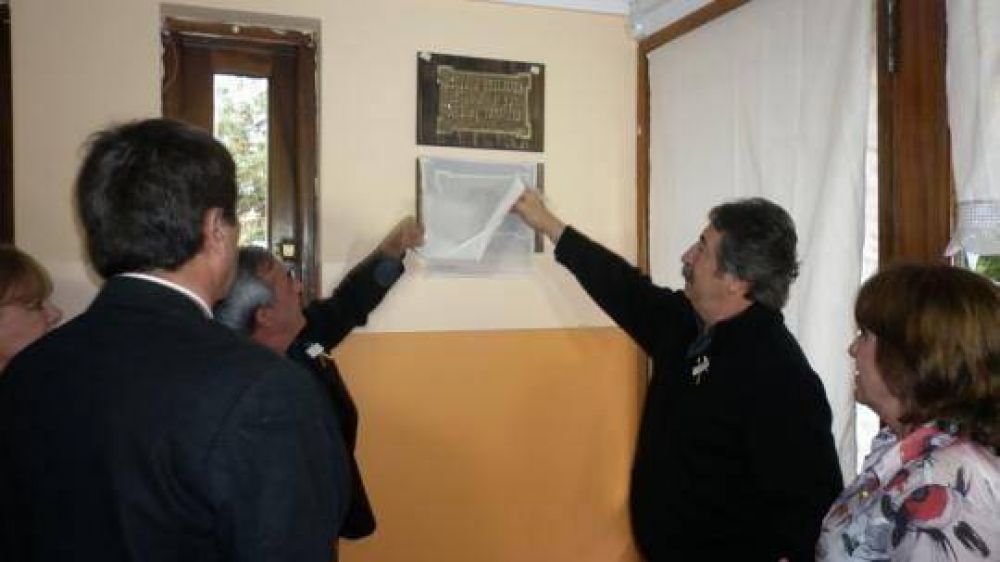La Escuela Especial 501 cumpli� 50 a�os y recibi� neetboks para sus alumnos
