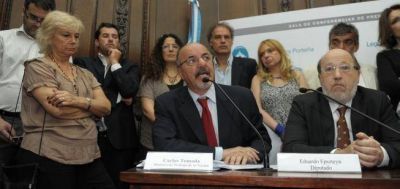 El Gobierno nacional embiste contra Macri por el derrumbe