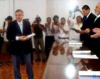Gerardo Morales Recibi� El Diploma Que Lo Habilita Para Ejercer Un Nuevo Periodo En El Senado