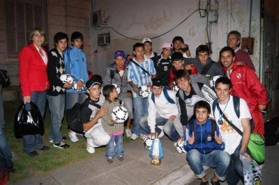 LUJ�N - REGRESARON LOS DEPORTISTAS LUJANENSES QUE PARTICIPARON EN LOS JUEGOS EVITA 2011