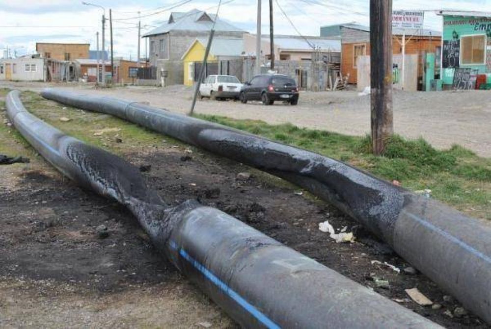 Vandalismo: Prenden fuego a ductos de la colectora cloacal Sarmiento