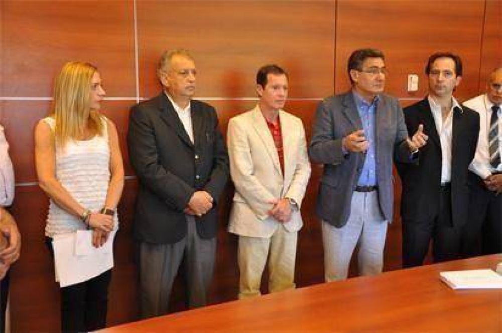 Designaron y promocionaron a personal del Hospital Rawson