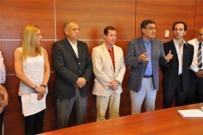 Designaron y promocionaron a personal del Hospital Rawson