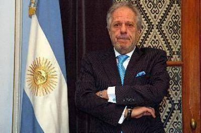 Saiz se va "orgulloso" y pedir� el mando radical