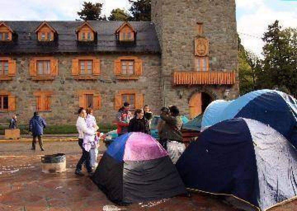 Siguen los reclamos por la compra de 42,5 hect�reas