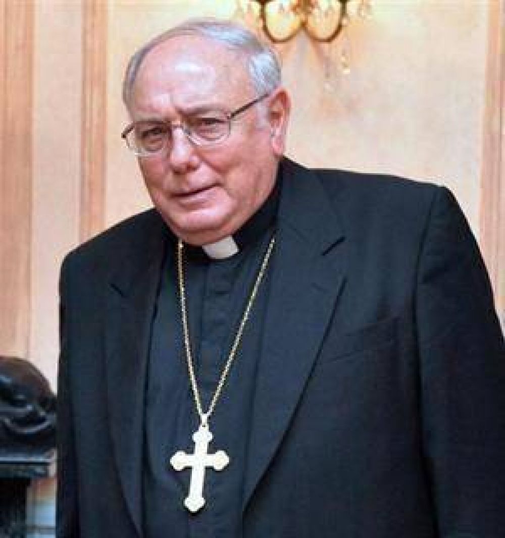 Un obispo moderado suceder a Bergoglio
