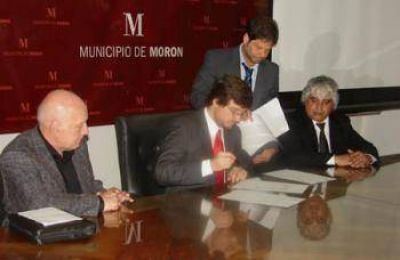 Firman acuerdo con sindicatos por la adjudicaci�n de terrenos en la Base A�rea