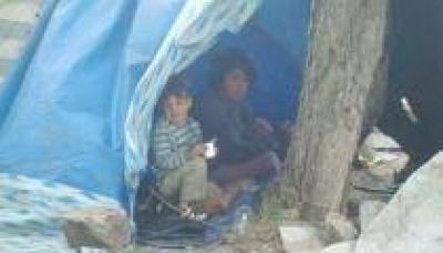 Una familia con 6 chicos vive en una carpa en la Ribera