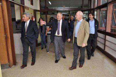 Paolo Rocca visit� la Escuela T�cnica N�6 de barrio Somisa