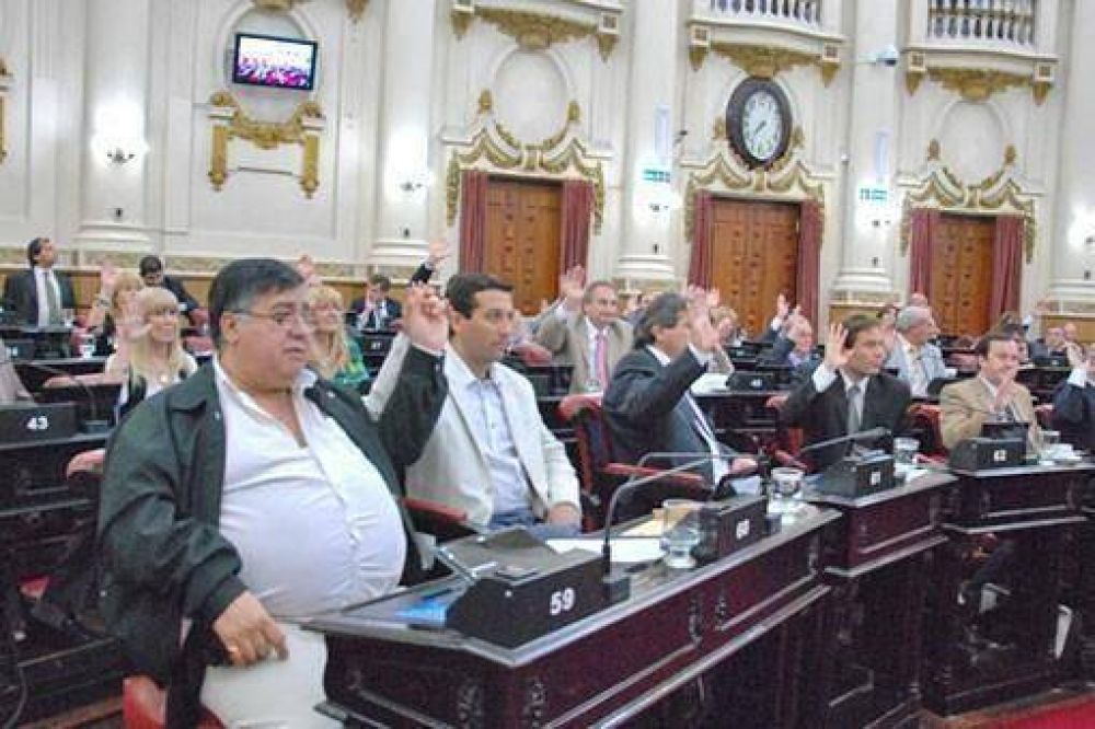 Con el apoyo del sector �K�, la Unicameral aprob� en primera lectura el Presupuesto 2012