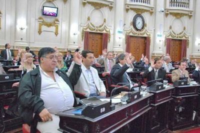 Con el apoyo del sector �K�, la Unicameral aprob� en primera lectura el Presupuesto 2012