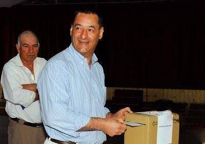 Escrutinio definitivo: Larra�aga le gan� por 736 votos a Francisco Torroba