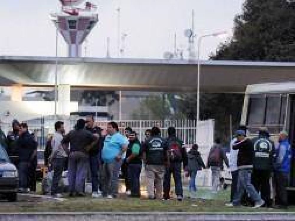 Camioneros protestan en Aeropuerto de Ezeiza