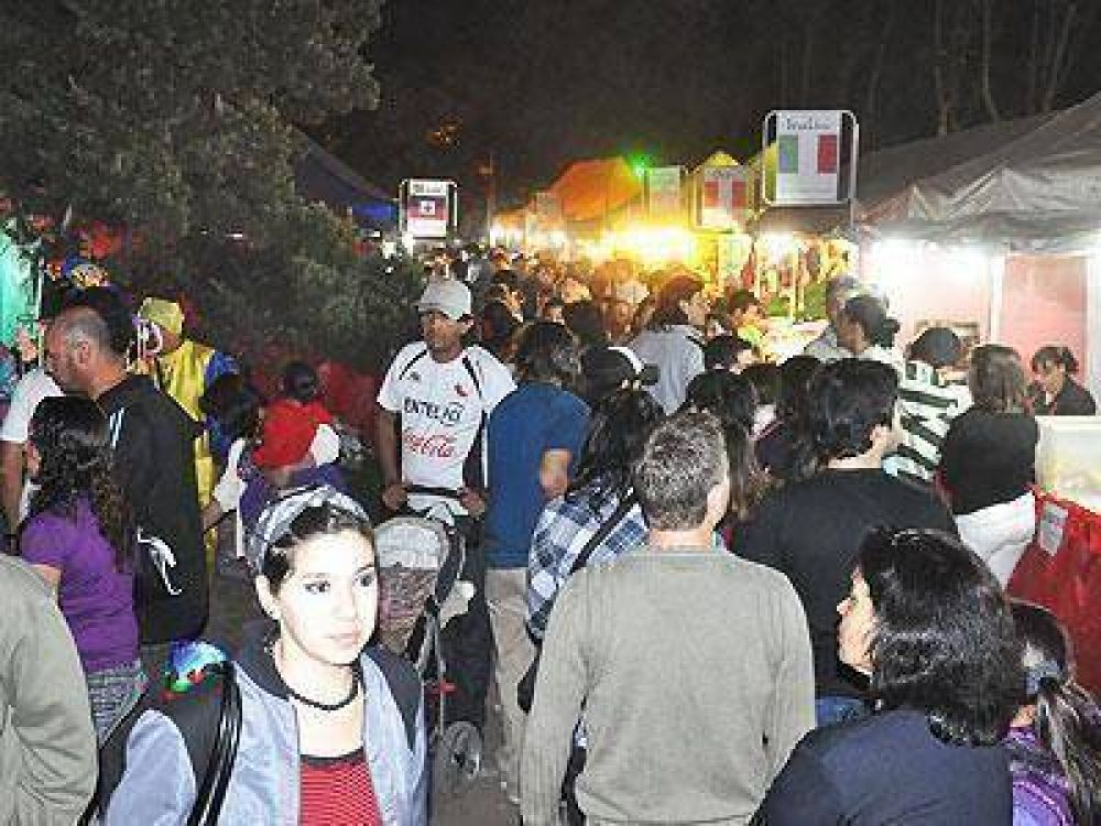 Hoy comienza la Feria de Colectividades y Emprendedores