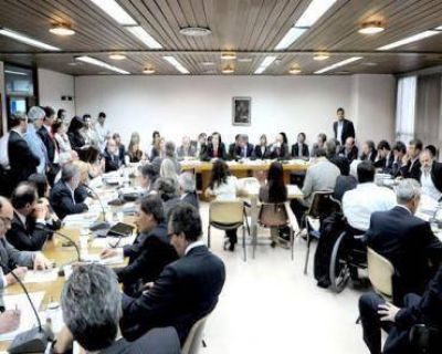 El Presupuesto 2012 logr� dictamen en la comisi�n