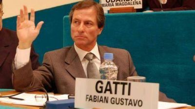 Gatti record� que el juicio pol�tico a los jueces est� establecido en la constituci�n y es �pat�tico� que Balladini y Sodero Nievas �corren a cobijarse bajo las polleras de la Junta Federal de Cortes�