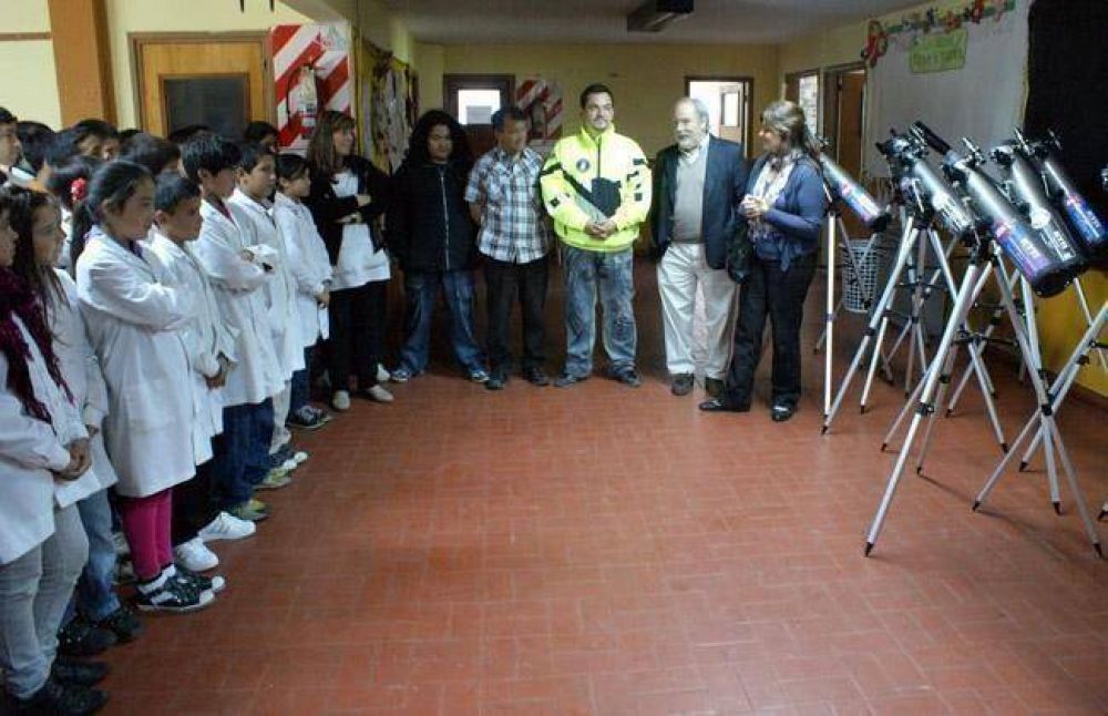 Escuelas municipales todas con telescopio
