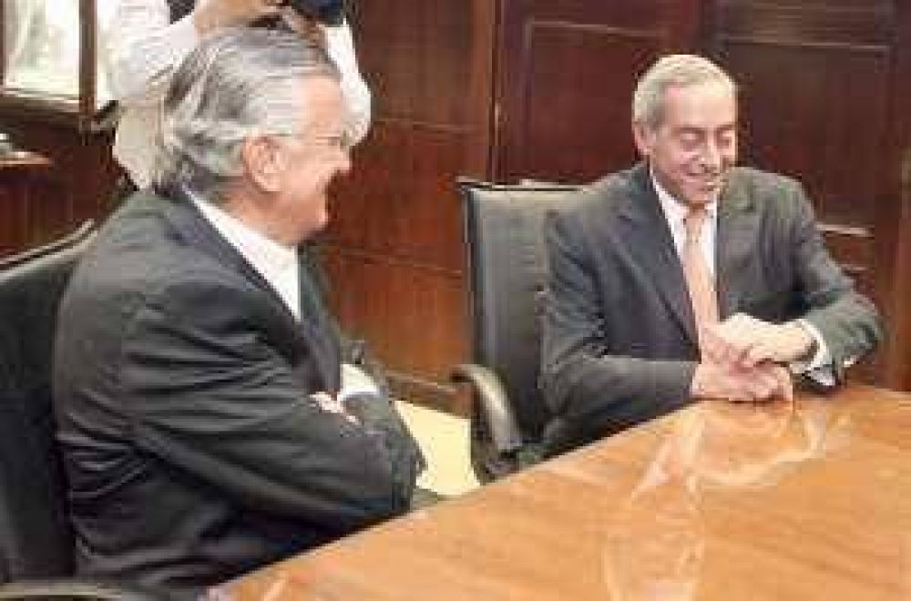 Fayad elogi� a Gioja y le larg� dardos a P�rez