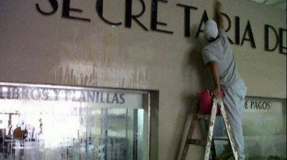 Serios destrozos en la Secretar�a de Trabajo
