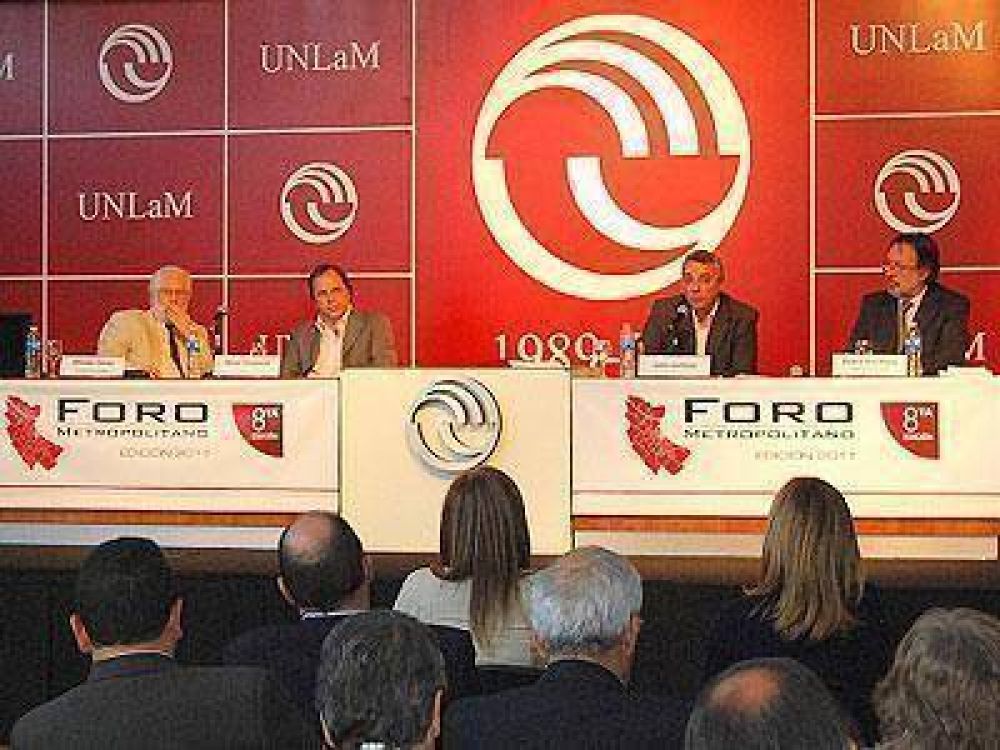 En La Matanza, Giustozzi disert� sobre planificaci�n estrat�gica