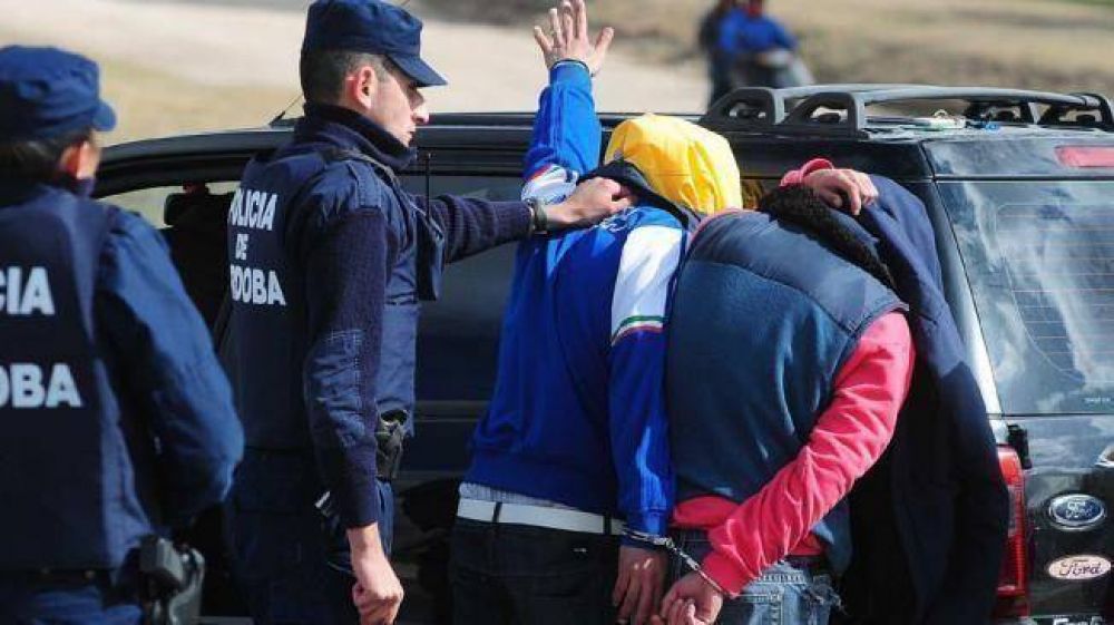 Una polic�a denuncia detenciones ilegales
