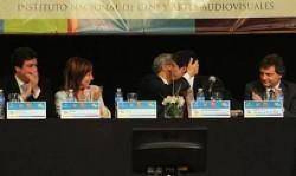 De Vido, Abal Medina y Mariotto destacaron la importancia de ley de medios en Mar del Plata