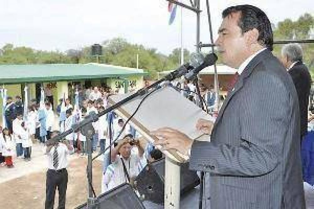 Niccolai inaugur� una escuela y un jard�n de infantes en Figueroa