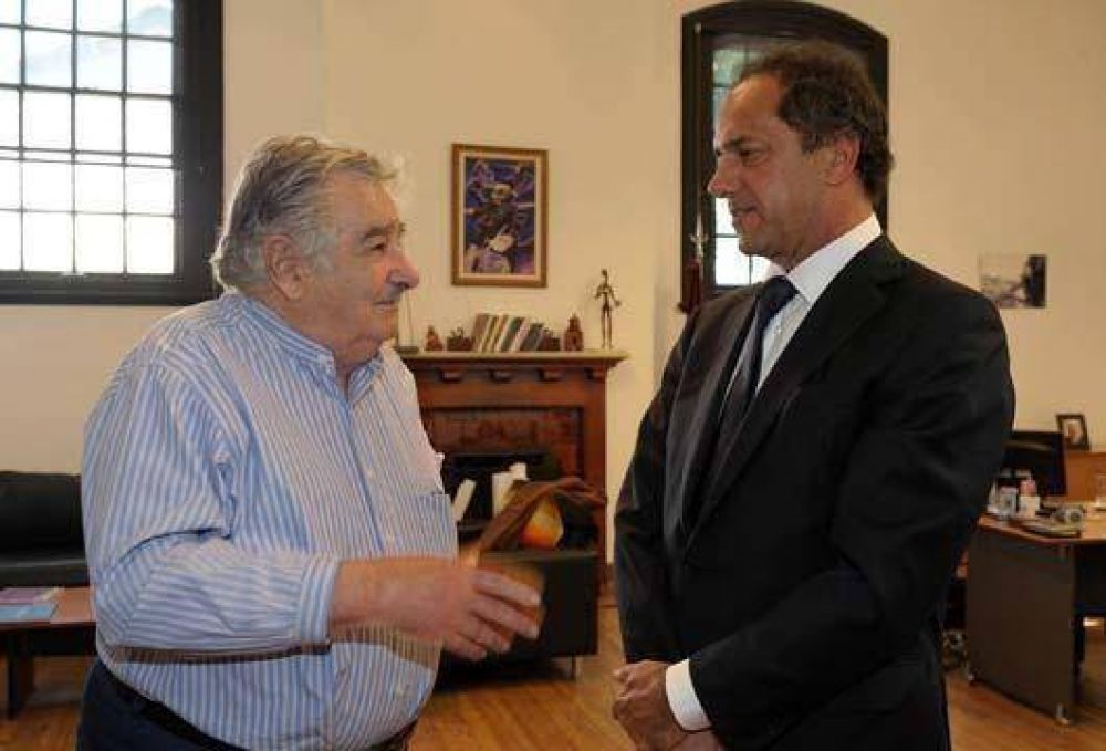 Scioli destaca �compromiso� de Mujica