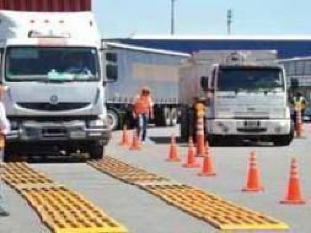 Multan a camiones tras operativo en Autopista Buenos Aires - La Plata