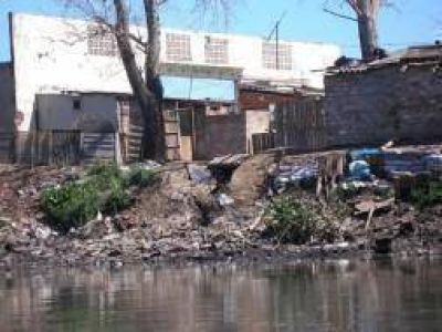 Riachuelo: Trasladan a un barrio a familias que viv�an en la ribera