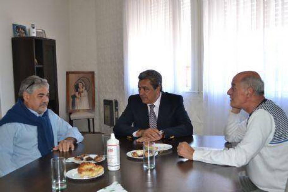  El intendente Slezack se reuni� con el concejal Osvaldo Casellas