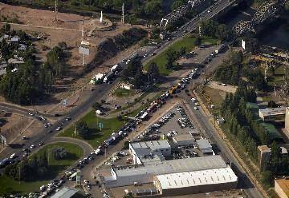 En lo que va del a�o los cortes en los puentes suman casi un mes