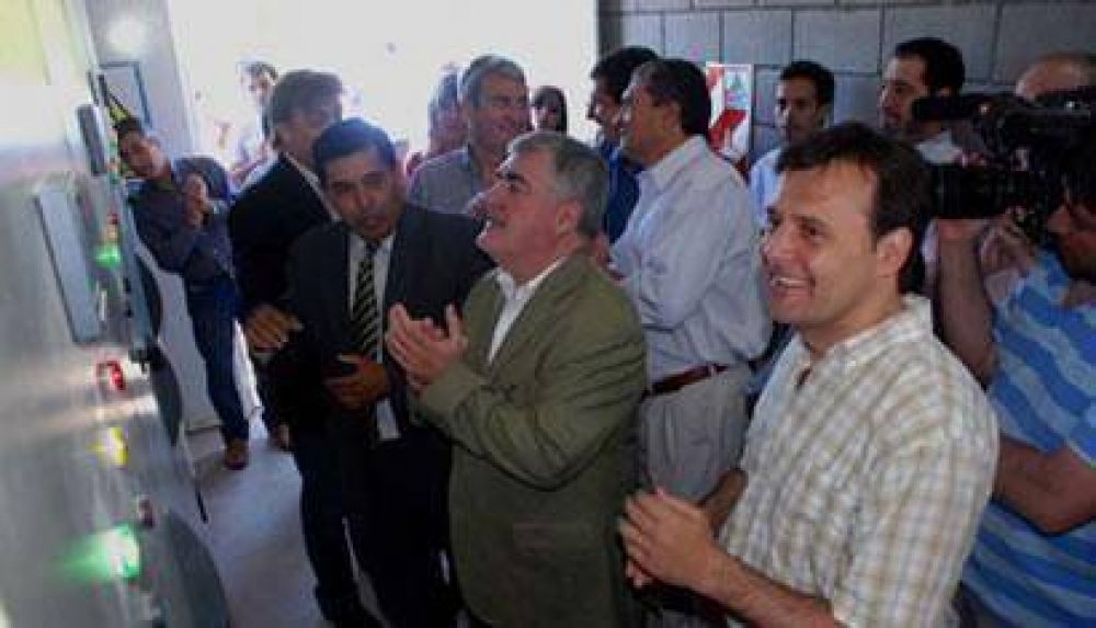 El Desmemoriado: Das Neves volvi� a realizar anuncios de licitaciones