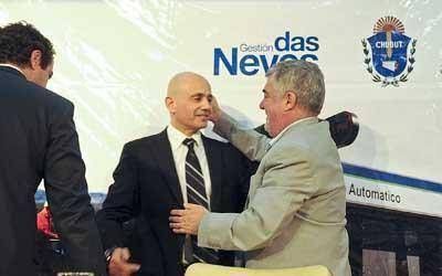 Siguen los cruces por la posible continuidad de Stecconi en Pesca
